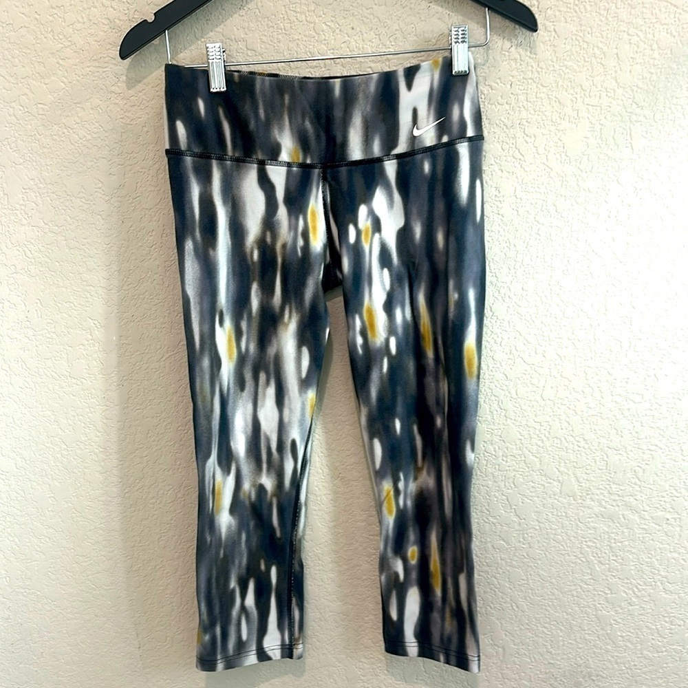 Small capri leggings by Nike